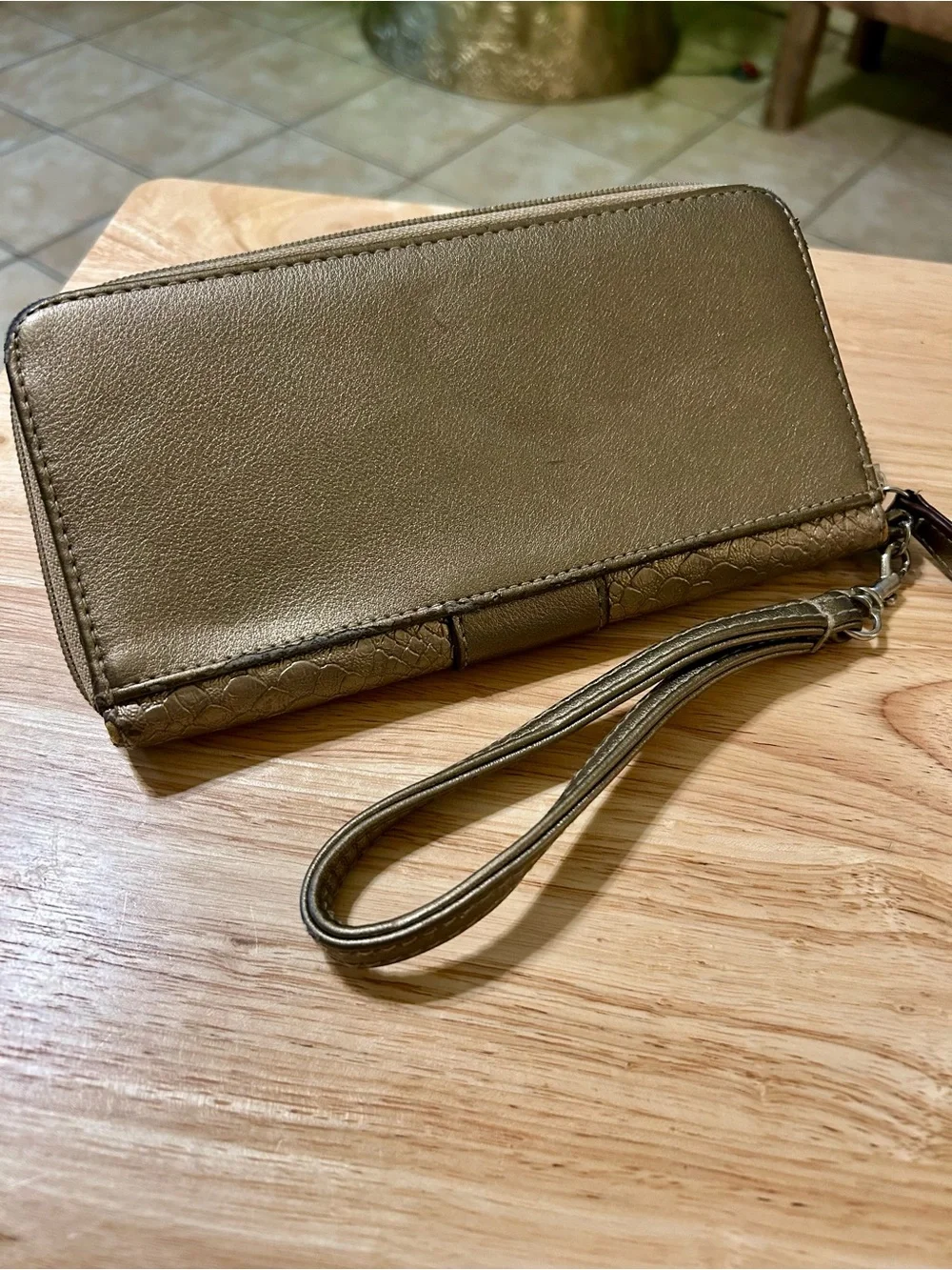 Jessica Simpson Metallic Gold Faux-Snakeskin Wristlet Wallet